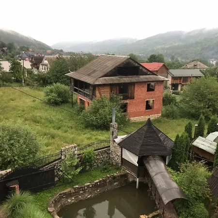 червона калина Private Estate Chervona Kalyna 2*