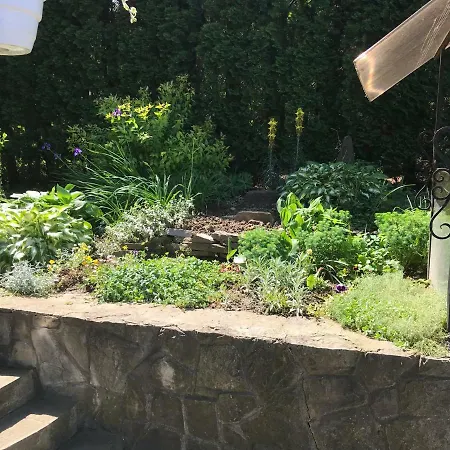 червона калина Private Estate Chervona Kalyna 2*