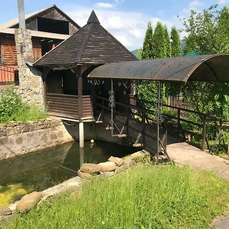 Guest house червона калина Private Estate Chervona Kalyna Yaremche