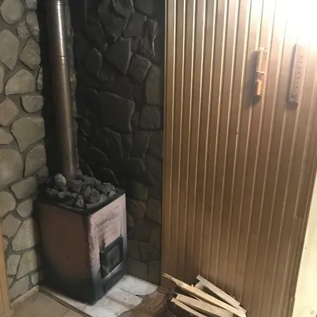 червона калина Private Estate Chervona Kalyna Jaremče