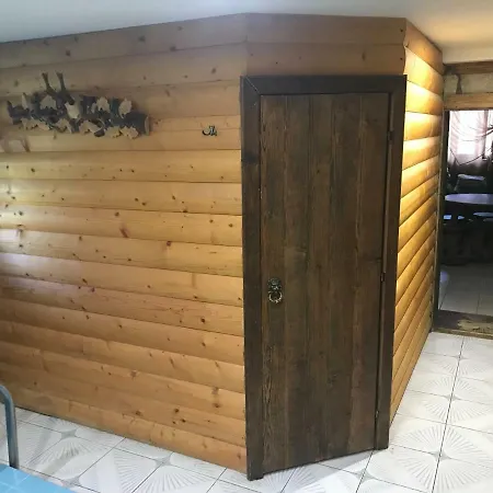 Guest house червона калина Private Estate Chervona Kalyna