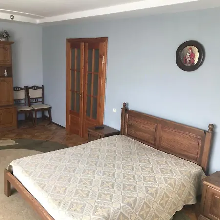 червона калина Private Estate Chervona Kalyna Yaremche