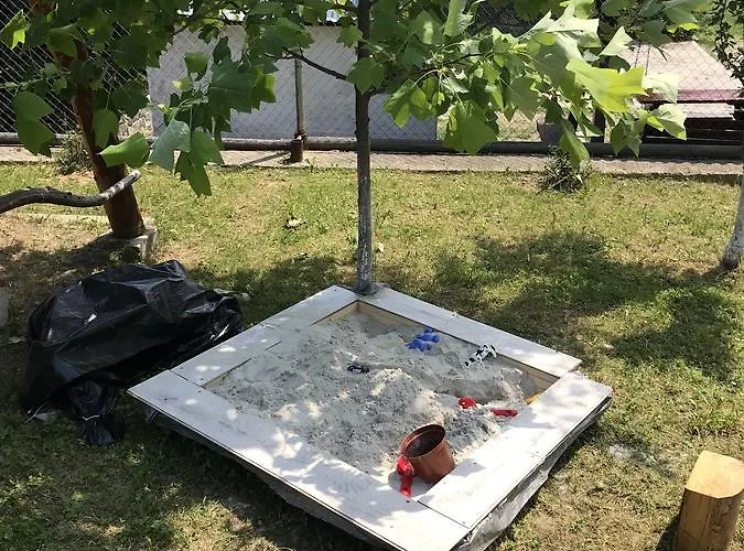 червона калина Private Estate Chervona Kalyna Jaremče