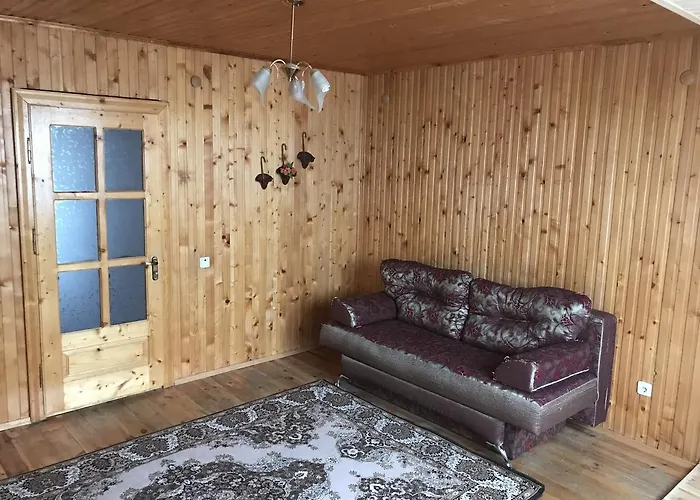 червона калина Private Estate Chervona Kalyna 2*