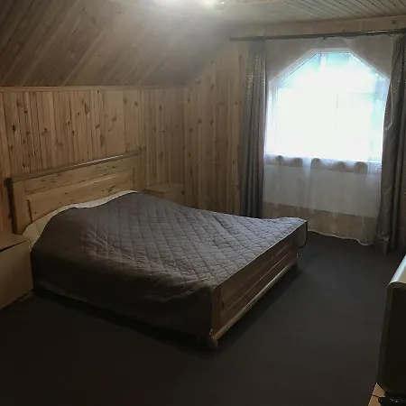 червона калина Private Estate Chervona Kalyna בית הארחה