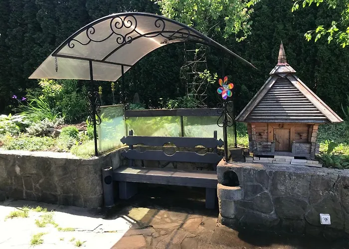 Konukevi червона калина Private Estate Chervona Kalyna 2*