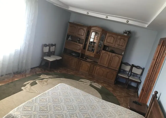 Konukevi червона калина Private Estate Chervona Kalyna 2*
